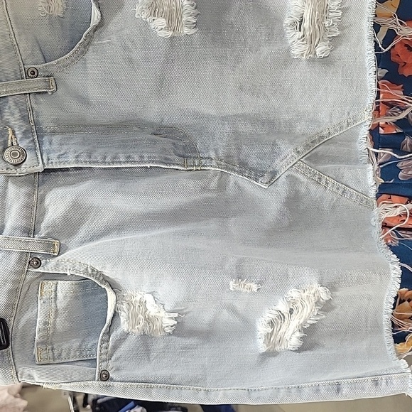 AEROPOSTLE light washed distressed mini blue jean skirt size 6 - Picture 4 of 11